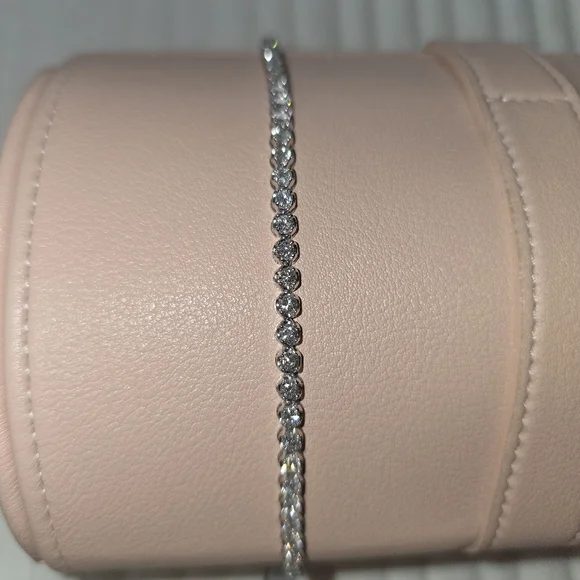 Natural Diamond Tennis Bracelet 3 CTW, 14K GOLD - Picture 3 of 8